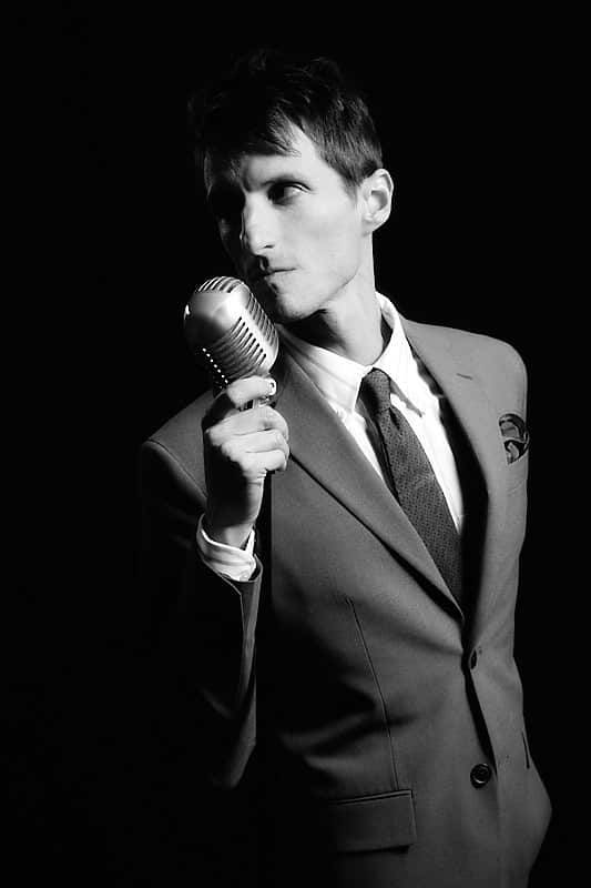 Julien Farhi - Chanteur & Guitariste Jazz